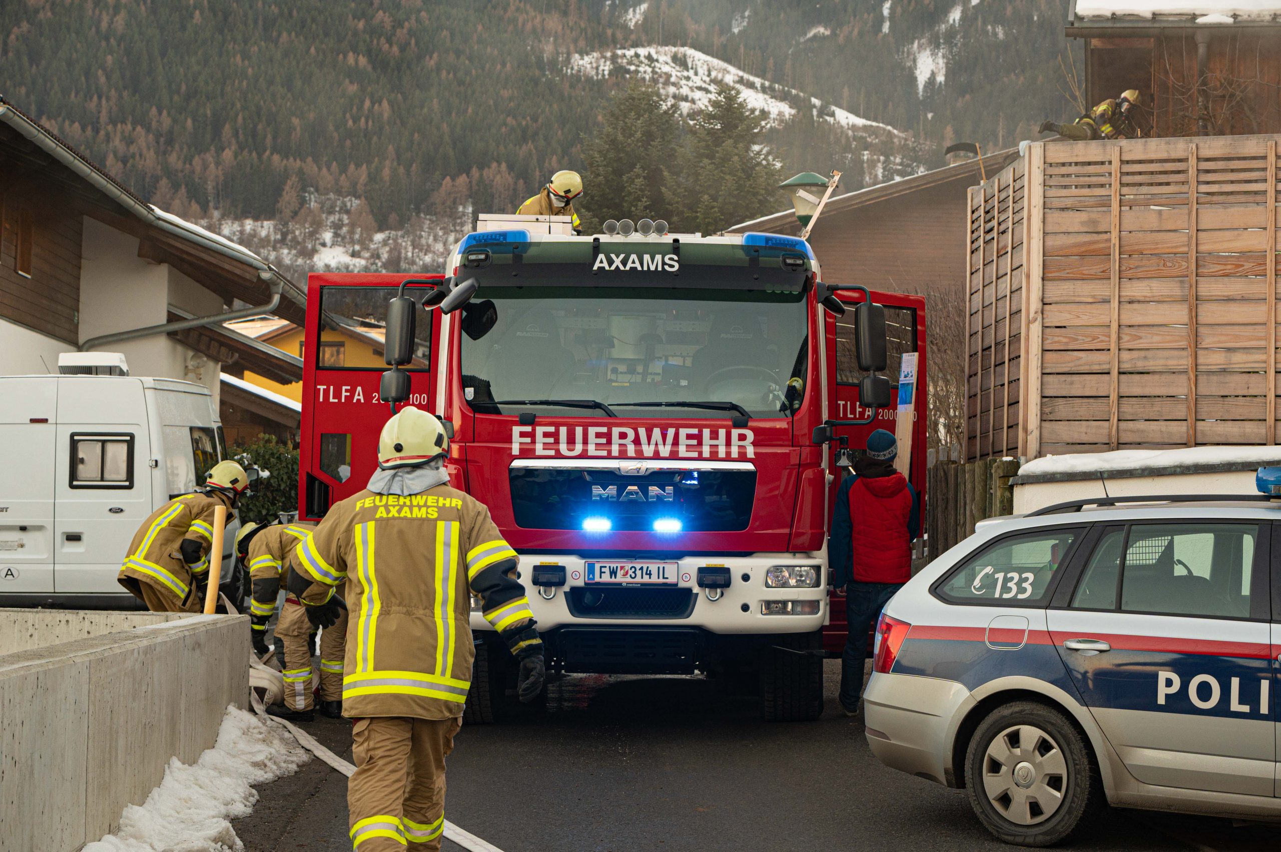 Mehr über den Artikel erfahren Brandeinsatz mit Personenrettung